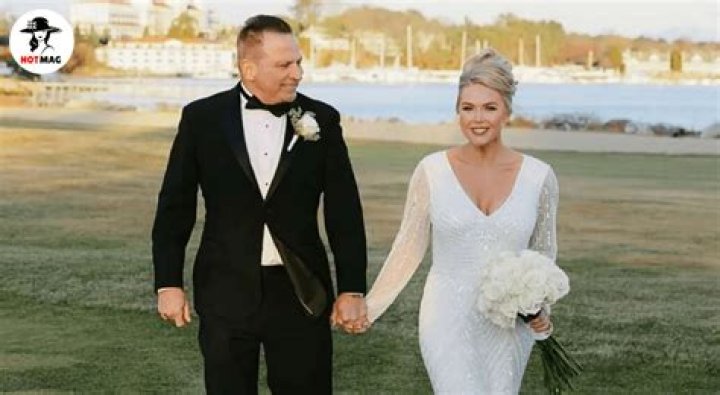 Is Victoria Vantoch Married, Who Are Her Husband And Family Members?