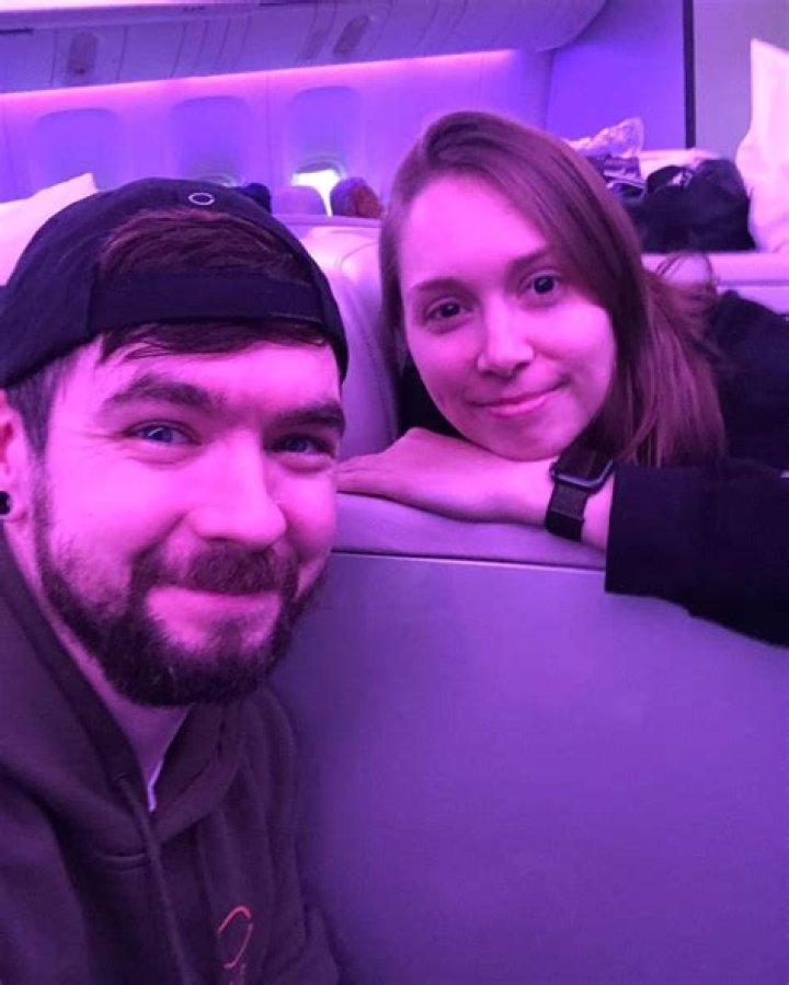 Jacksepticeye – Height, Girlfriend & Net Worth