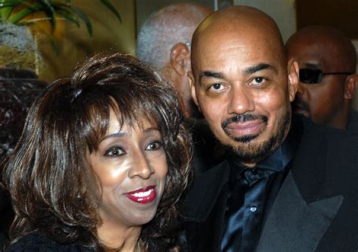 James Ingram Wife Debra Robinson Age Wiki, Biography Children, Net Worth
