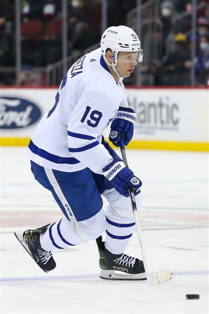 Jason Spezza Wife, Married, Salary, House, Net Worth, Fights