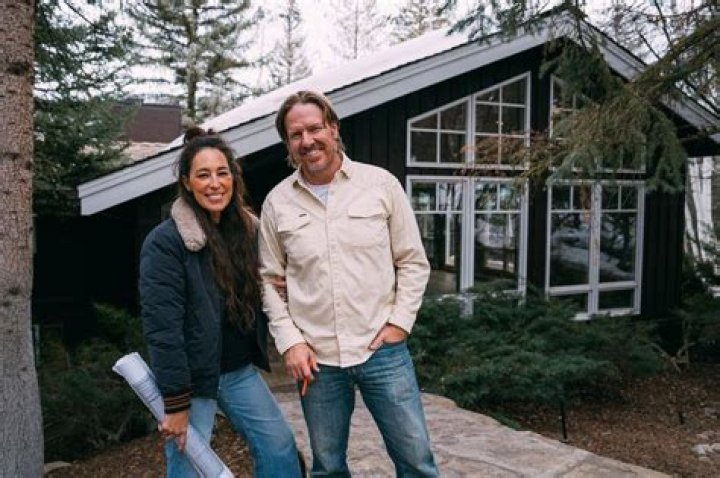 Joanna Gaines, Bio, Age, Family, Husband, House, Store, Furniture