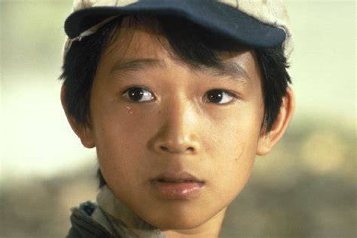 Jonathan Ke Quan’s Net Worth, Age, Height, Weight, Wife, Kids, Bio-Wiki