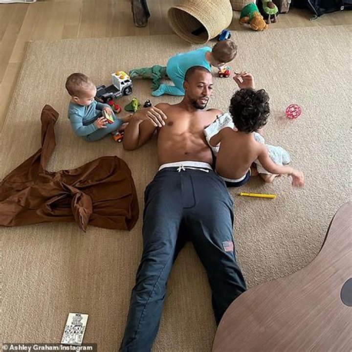 Justin Ervin Wiki, Biography , Age, Family, Kids, Net Worth, Ashley Graham’s Husband