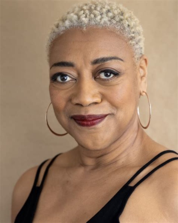 Karen Robinson- Wiki, Height, Net Worth, Husband, Marriage