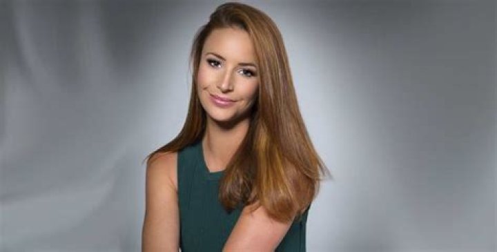 Kristin Fisher | Bio, Age, Net Worth, Relationship, Career