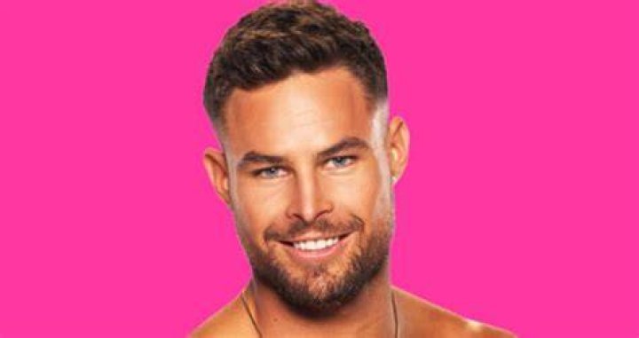 Lachie Gill (The Voice) Wiki, Age, Girlfriend, Family, Height, Audition, Songs, Background, Ethnicity, Instagram