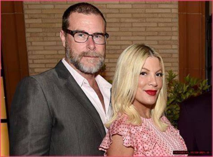 Lauren Holly: Husband, net worth, tattoos, smoking & body measurements