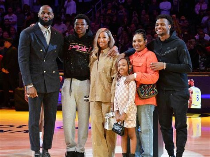 Lebron James Son, Dad, Mother and Brother