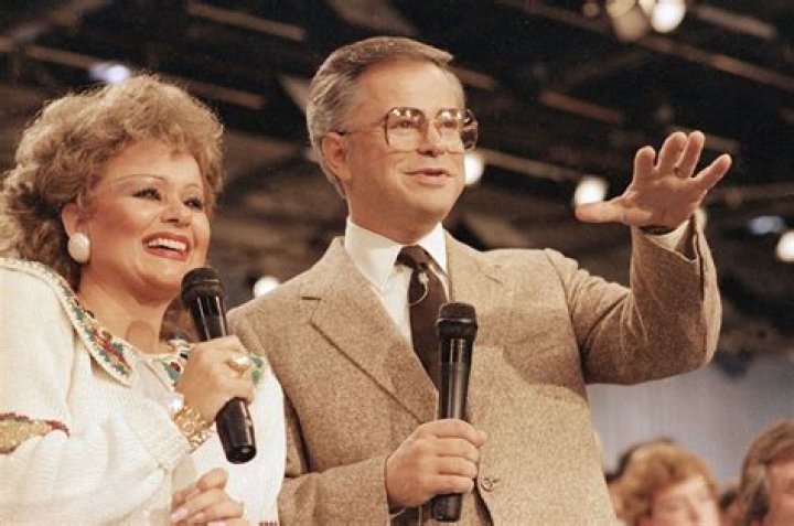 Lori Bakker (Jim Bakker’s Wife) Bio, Wiki, Age, Birthday, Height, Family, Husband, Children, Story, Net Worth, Abortions, Health, Show, Book, Facts and Measurements