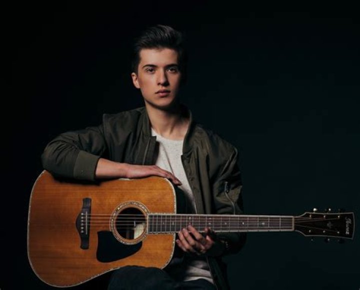Marcin Patrzalek Age (AGT) Parents, College, Wikipedia, Guitar, Tour, Wiki, Height, Nationality