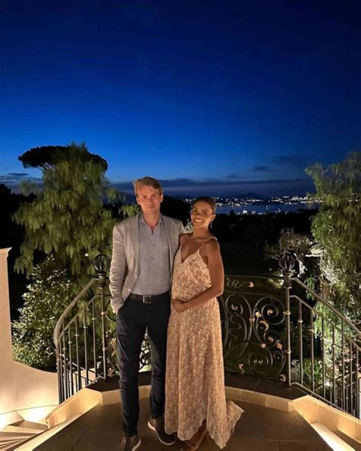 Margaret Col: Husband, net worth, tattoos, smoking & body measurements