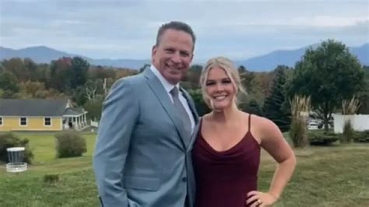 Marissa Hollowed Husband, Married, Wiki, Bio, Age, Salary, Net Worth