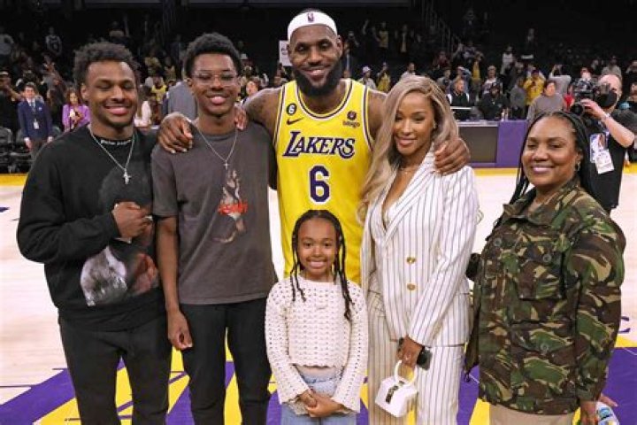 Maverick Carter Bio, Wiki, Age, Wife, Daughter, LeBron James, House, Salary and Net Worth