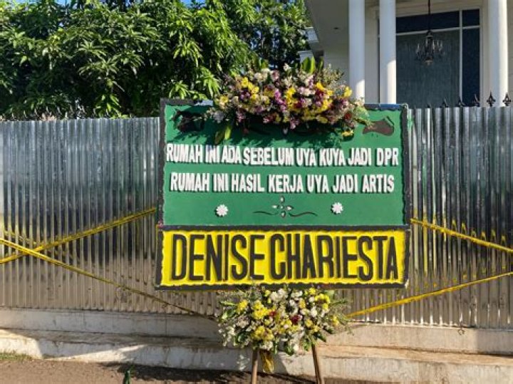 Meet Denise Chariesta: Everything About Indonesian Flower Designer