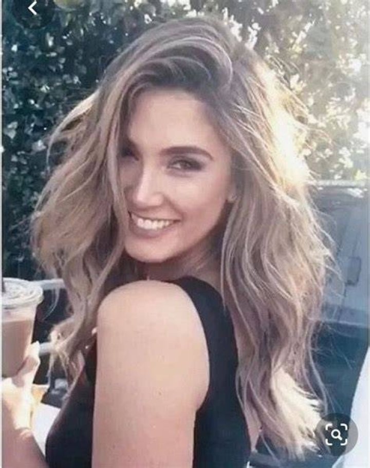 Meghan Rienks- Wiki, Age, Height, Net Worth, Boyfriend, Ethnicity