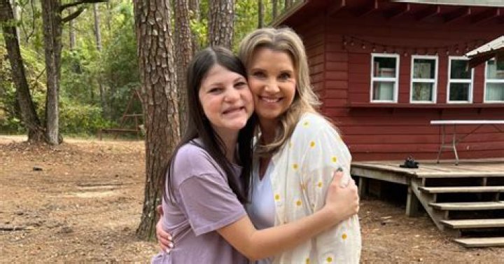 Mia Robertson