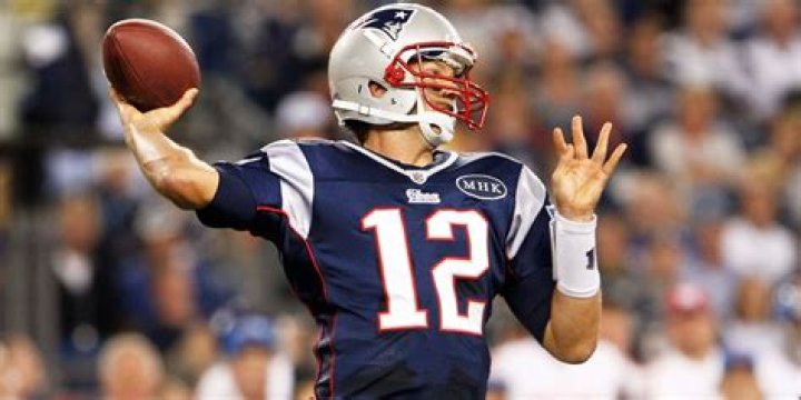 NFL quarterback Archives - Popular Bio