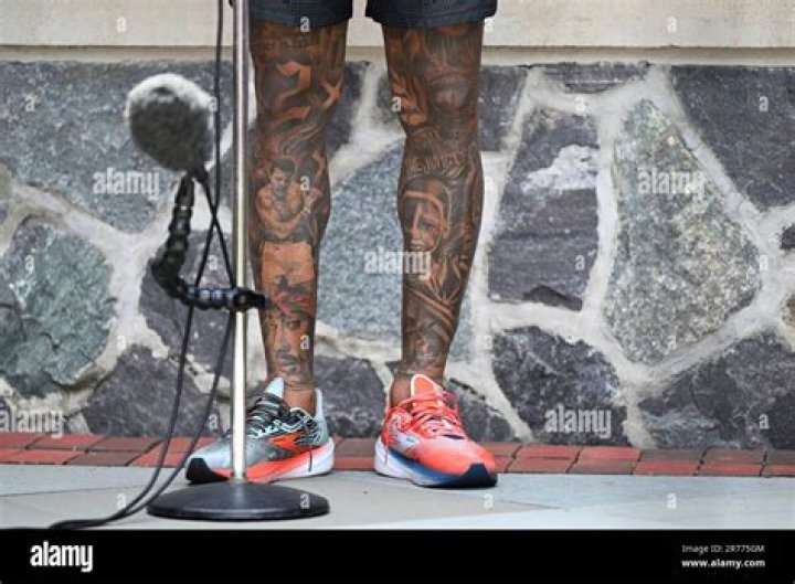 Odell Beckham Jr.: Fiancée, net worth, tattoos, smoking & body facts