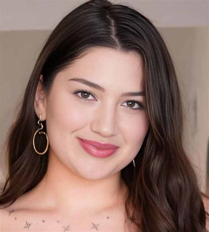 Paula Giroday Wikipedia, Age, Biography, Height, Boyfriend, Instagram