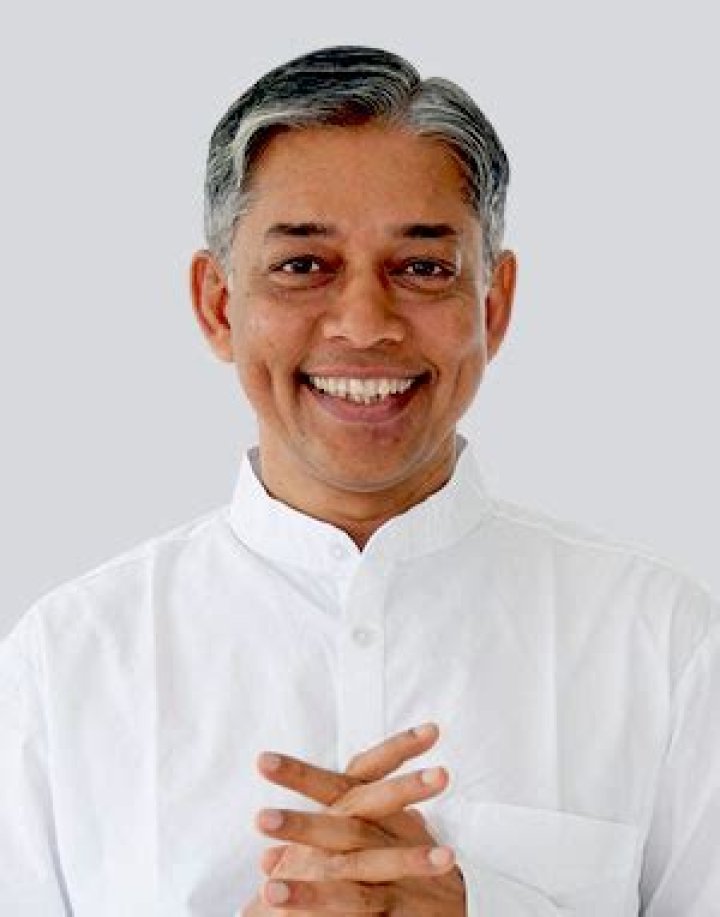 Pujya Deepakbhai Desai