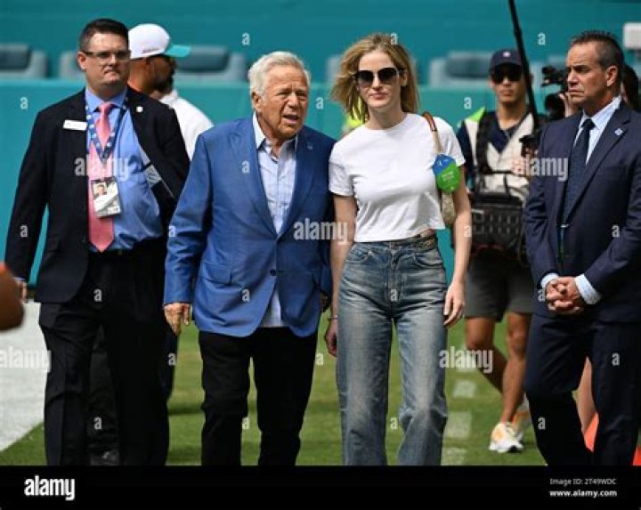 Ricki Noel Lander Net Worth, Baby, Age, Baby Daddy, Instagram, Boyfriend, And Height Of Robert Kraft’s Fiancee
