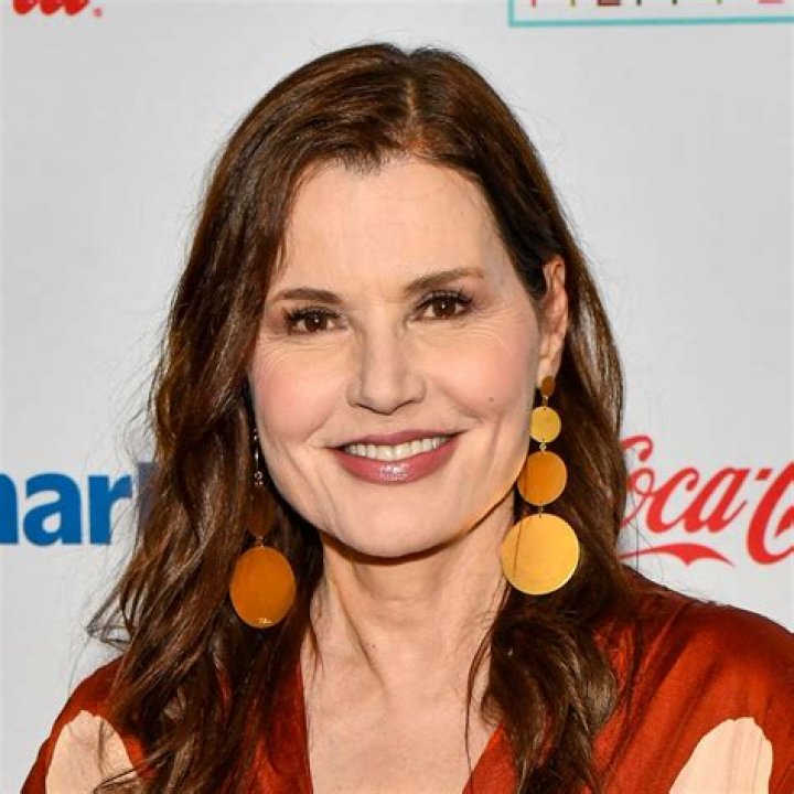 Saffron Burrows: Husband, net worth, tattoos, smoking & body measurements