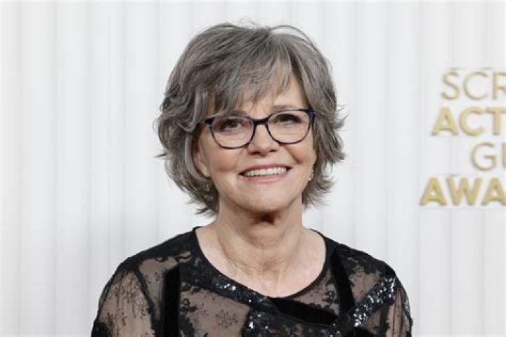 Sally Field Net Worth, Income, Salary, Earnings, Biography