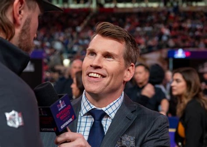Scott Hanson Bio, Wiki, Age, Brother, Wife, Net Worth, Salary, Syracuse, and Nfl Redzone