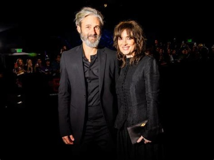 Scott Mackinlay Hahn, Bio, Age, Winona Ryder, Clothing, Net Worth