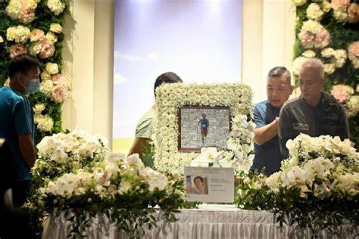 Sim Wong Hoo Wife Karen Ngui And Daughter Mourns