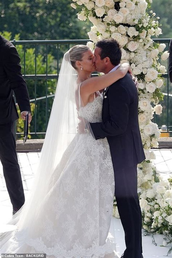 Theo Chambers Net Worth, Age (Natasha Oakley Boyfriend) Parents, Family