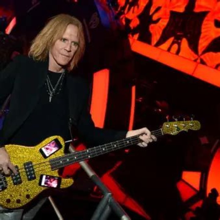 Tom Hamilton Net Worth, Income, Salary, Earnings, Biography