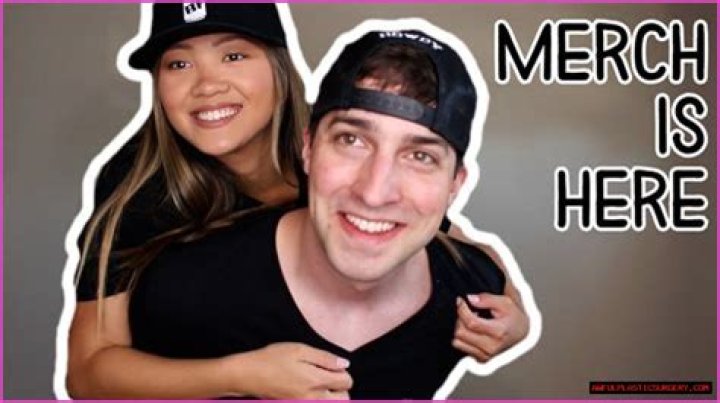 Twitch: Boxyfresh Merch Net Worth, Age, Real Name & Girlfriend