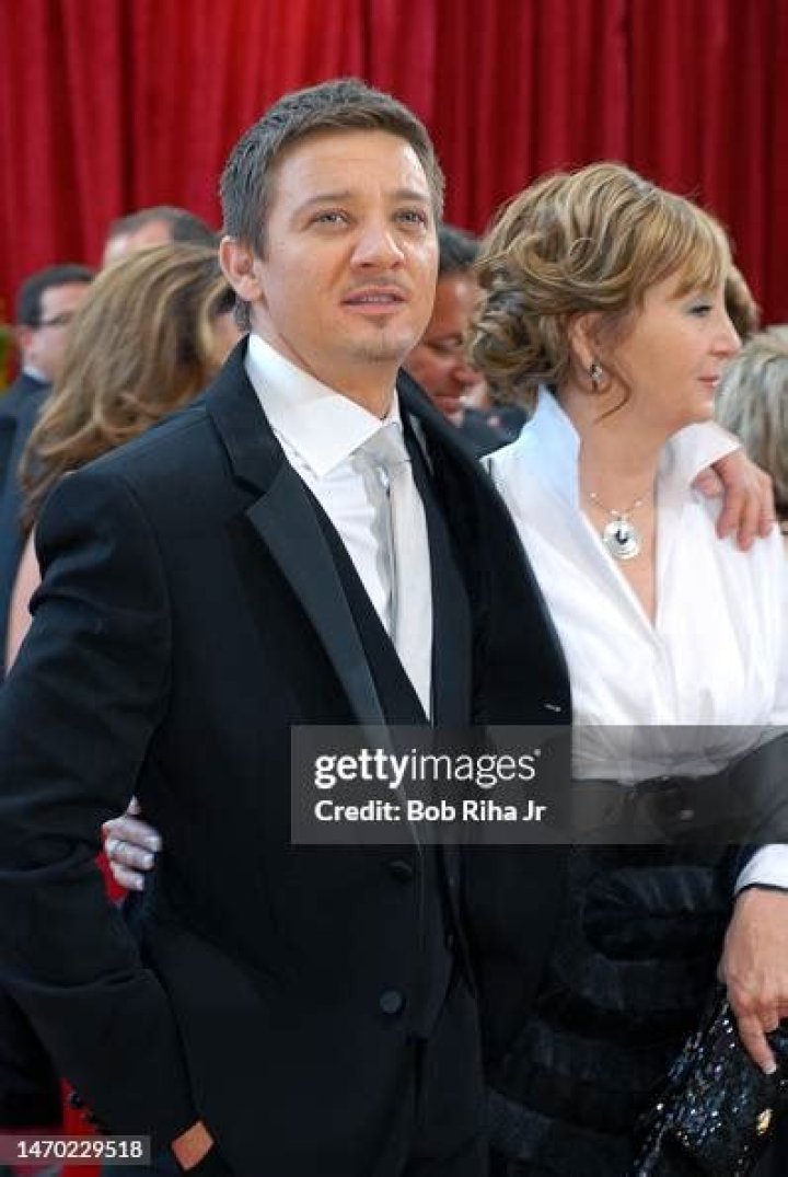 Valerie Cearley Age: Meet Actor Jeremy Renner Mom
