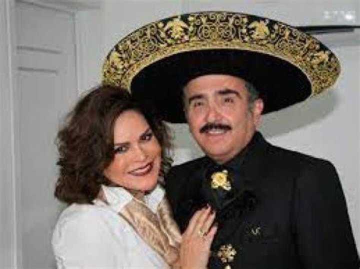Vicente Fernandez- Wiki, Height, Net Worth, Wife