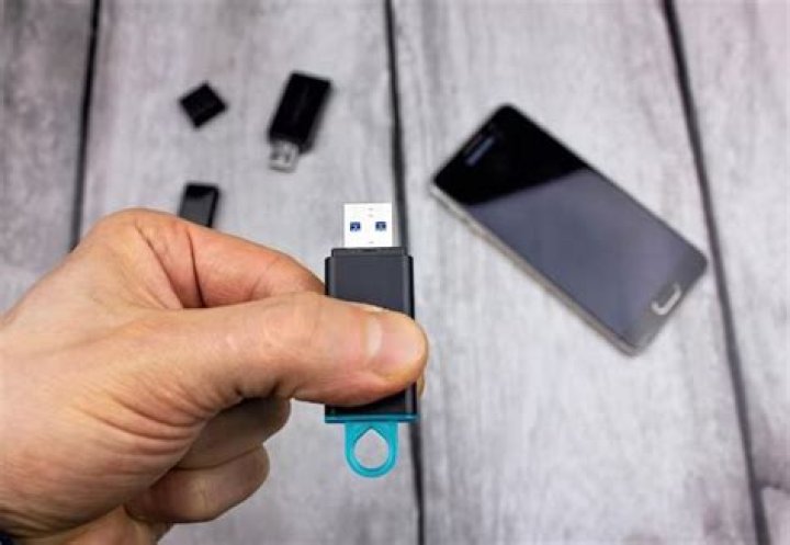 What does it mean to flash a phone