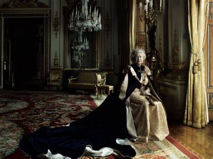 What is the most famous Annie Leibovitz photo?