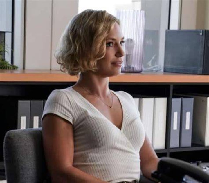 What Is Wrong With Perdita Weeks Legs? What Draws People To Her Disability?