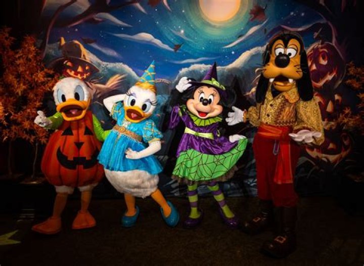 What time do halloween parties start