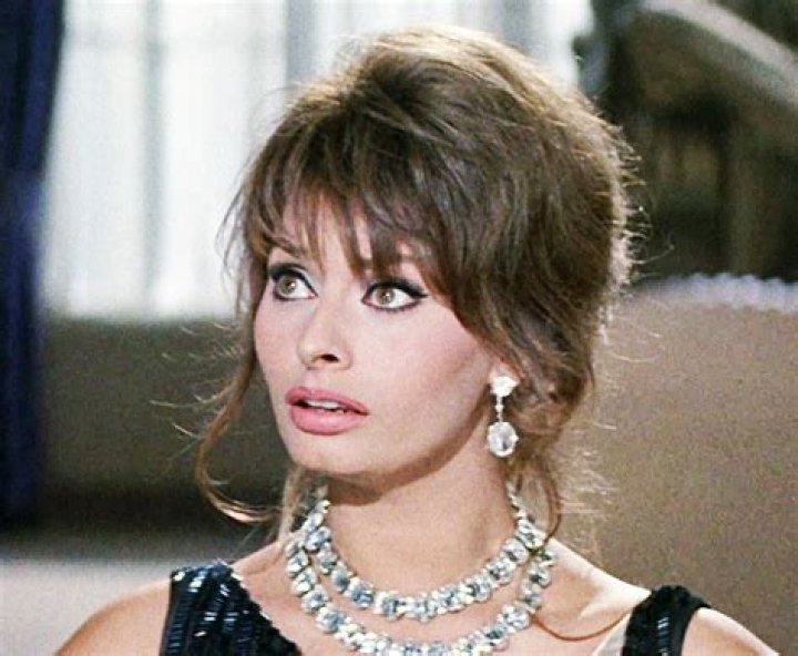 What was Sophia Loren jailed for in 1982? Why was Sophia Loren exiled from Italy?