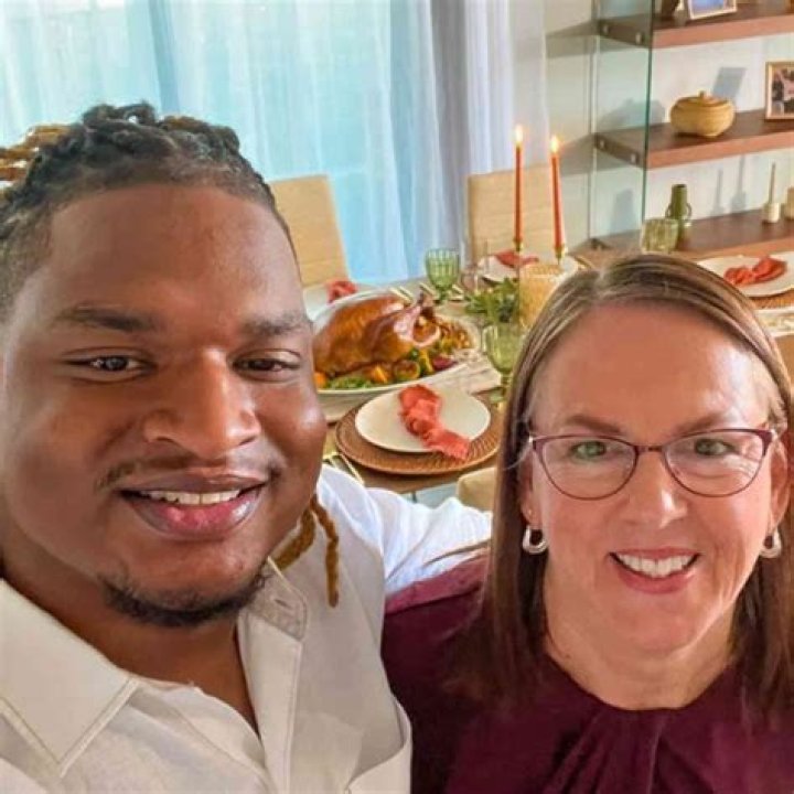 Who Are Jamal Hinton Parents? Find Out His Thanksgiving Story