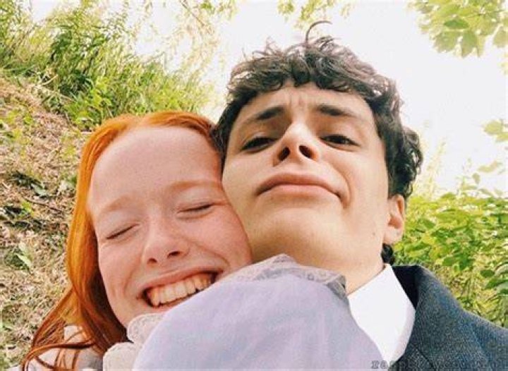 Who Is Actress Amybeth Mcnulty Boyfriend? Her Dating History Parents And Siblings Details