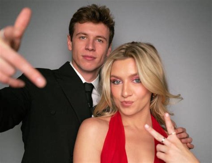 Who Is Anna X Sitar Boyfriend? Here Is The Relationship Updata