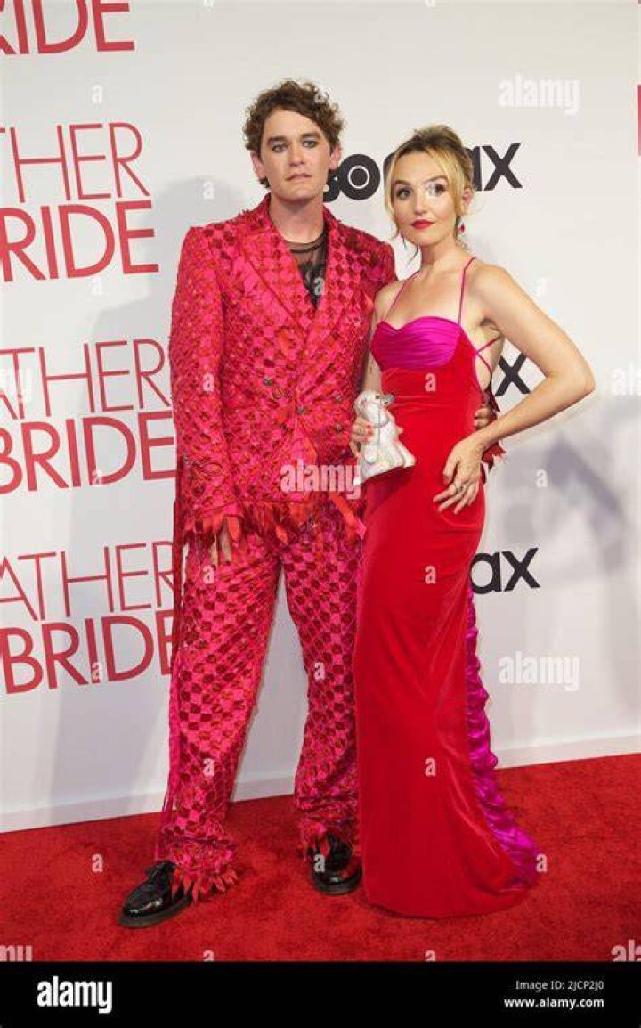Who Is Chloe Fineman Husband Casey Thomas Brown? Everything On Their Wedding And Married Life