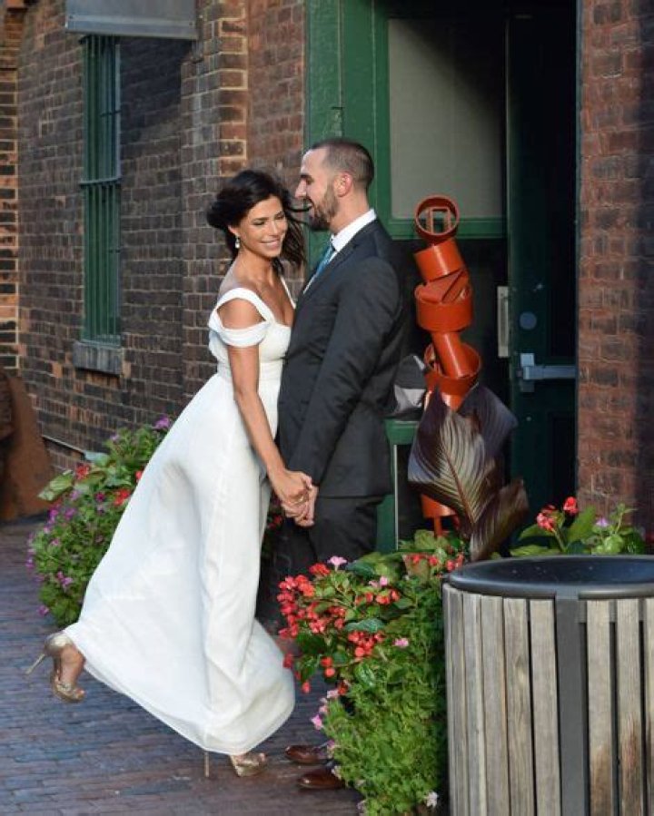Who Is Cindy Sampson, Is She Married, Single or Lesbian?