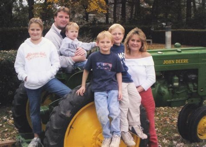 Who Is Curtis Lovelace Daughter Lyndsay Lovelace And Where Is She Today?