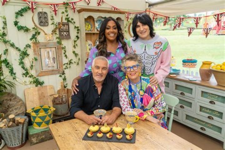 Who Is Harry Hill Wife Magda Archer? Junior Bake Off Presenter Married Life And Arm Injury Accident Details