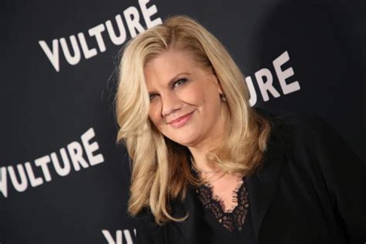 Who Is Kristen Johnston, Where Is She Now? Mom, Age, Height, Weight