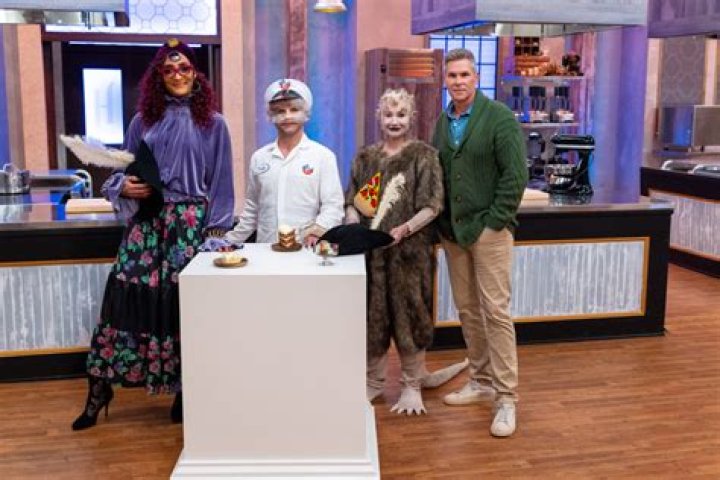 Who Is Lauren Rogers From Season 8 Of “Halloween Baking Championship?”