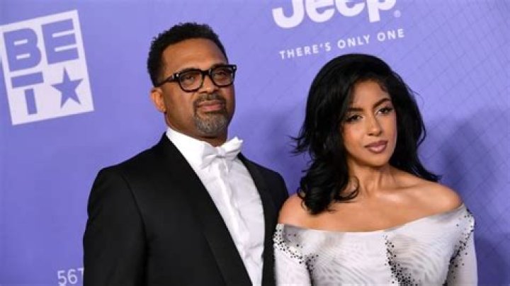 Who is Mike Epps new wife? How did Mike Epps meet his new wife? How long has Mike Epps been with his new wife?